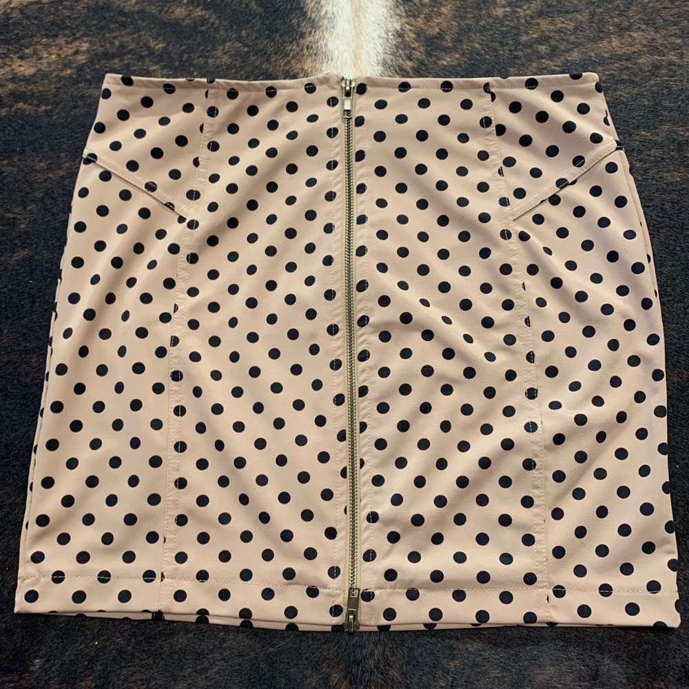 Forever 21 size Large tan or nude mini skirt with black polka dots - Picture 7 of 7